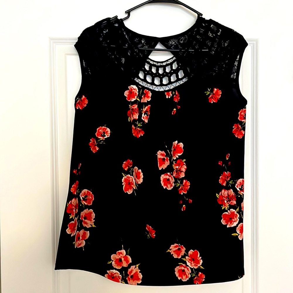 WOMENS TOP
